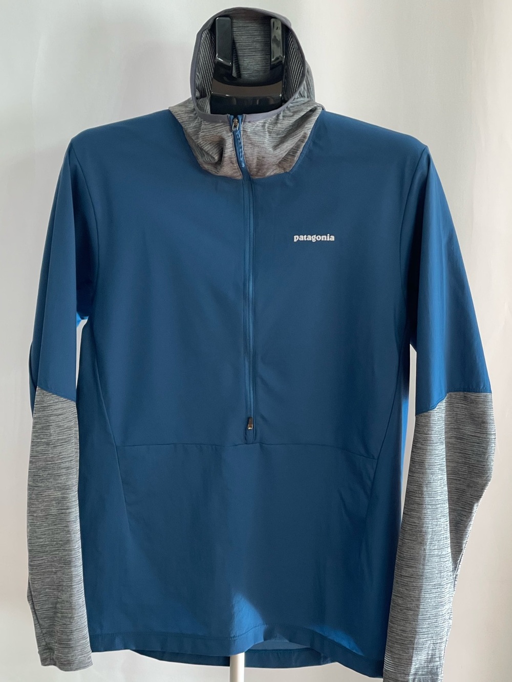 Patagonia Airshed Pro Pullover Blue Hooded Lightweight Performance Jacket